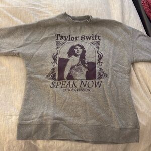 NWOT Taylor Swift sweatshirt short sleeve speak now